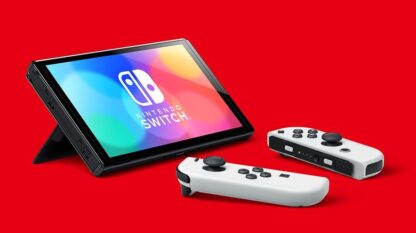 White Nintendo Switch OLED - Picture 4